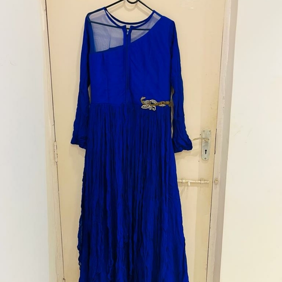 Blue very beautiful gown - Picture 10 of 12